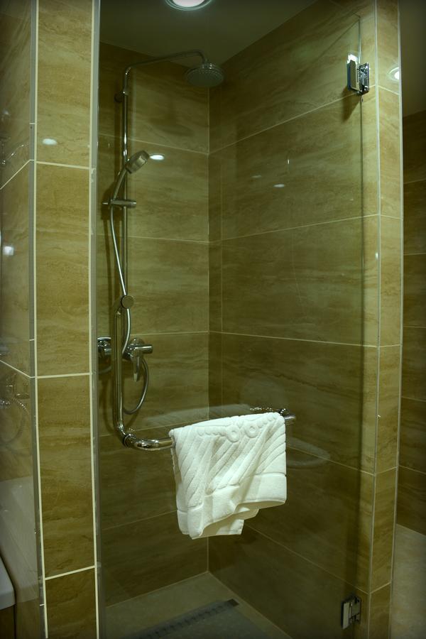 Hotel Arai Plaza タラズ エクステリア 写真