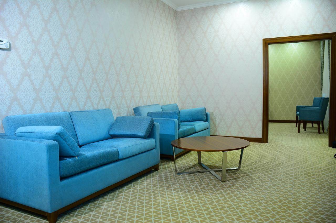 Hotel Arai Plaza タラズ エクステリア 写真